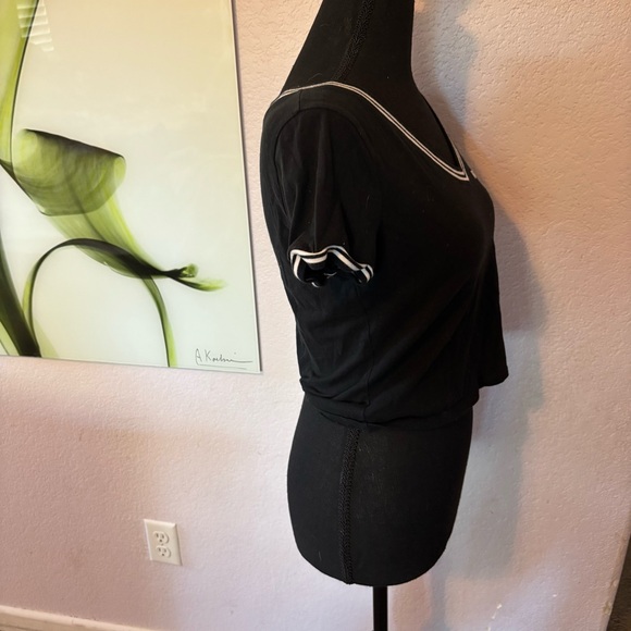 shirt size XS - Picture 2 of 5